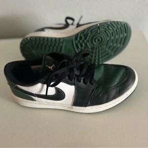 Jordan Nike Men's Black, Green, and White Sneakers